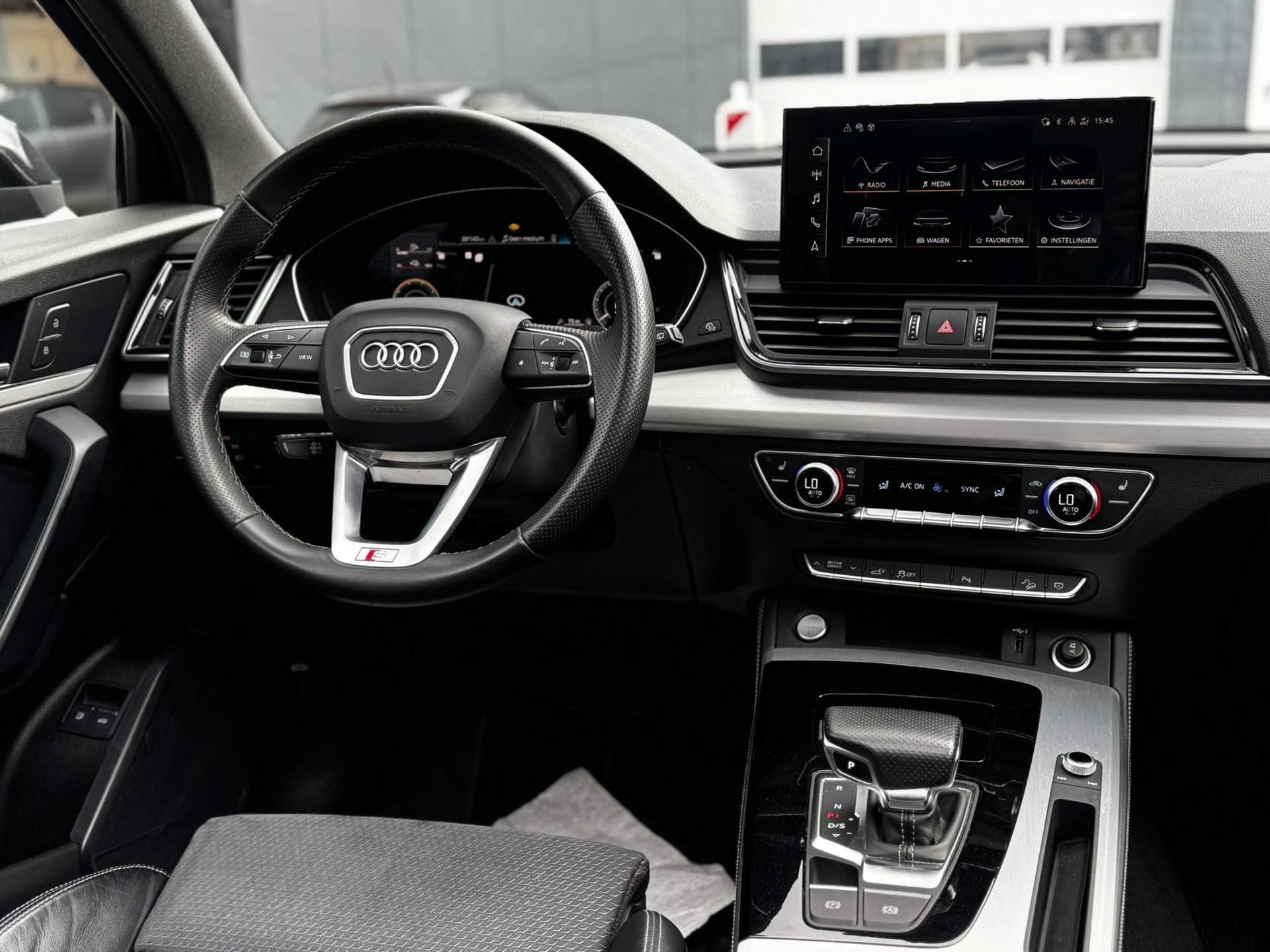 Audi Q5 55 TFSI e S-Line (2023), foto 11