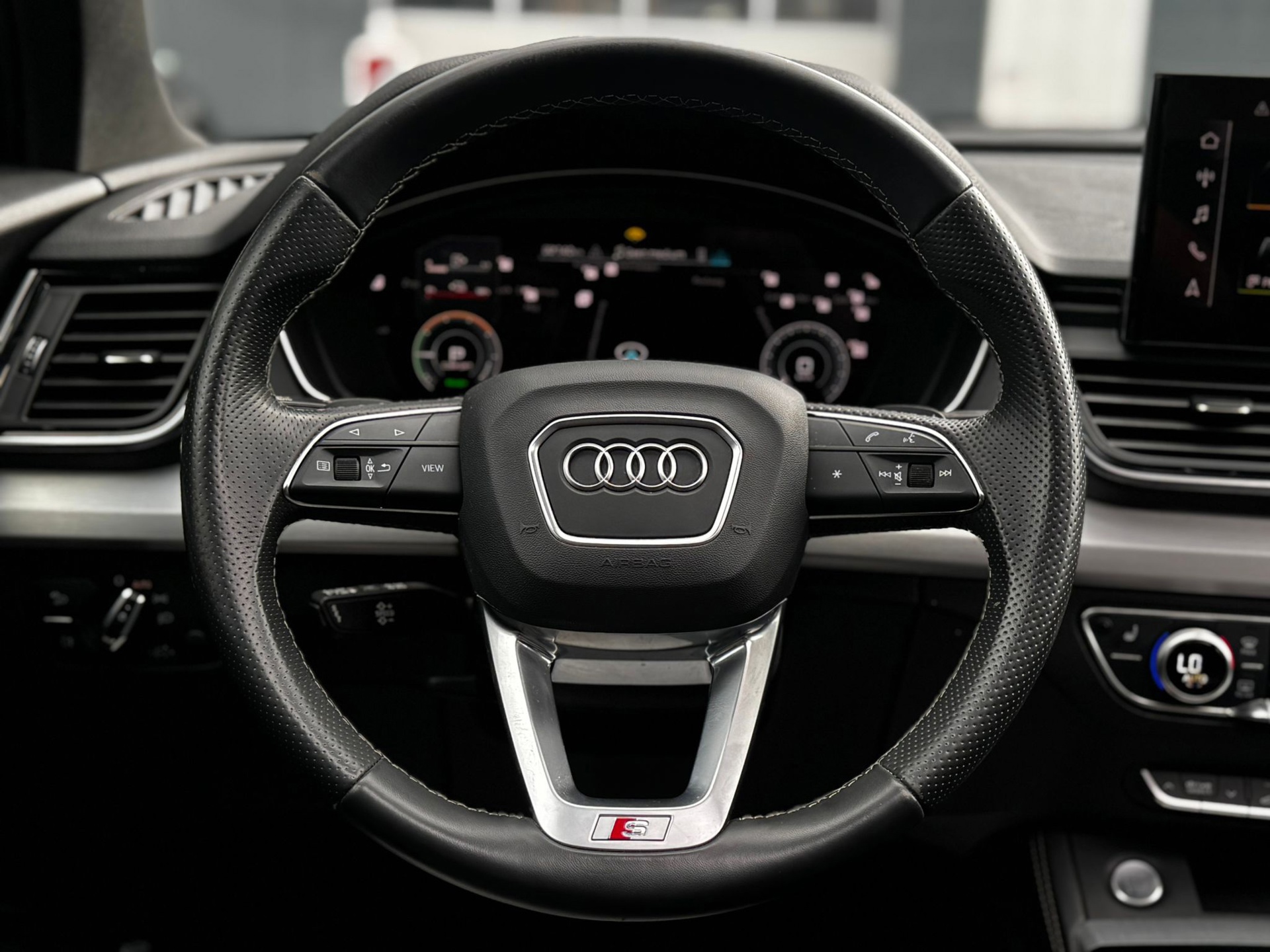 Audi Q5 55 TFSI e S-Line (2023), foto 12