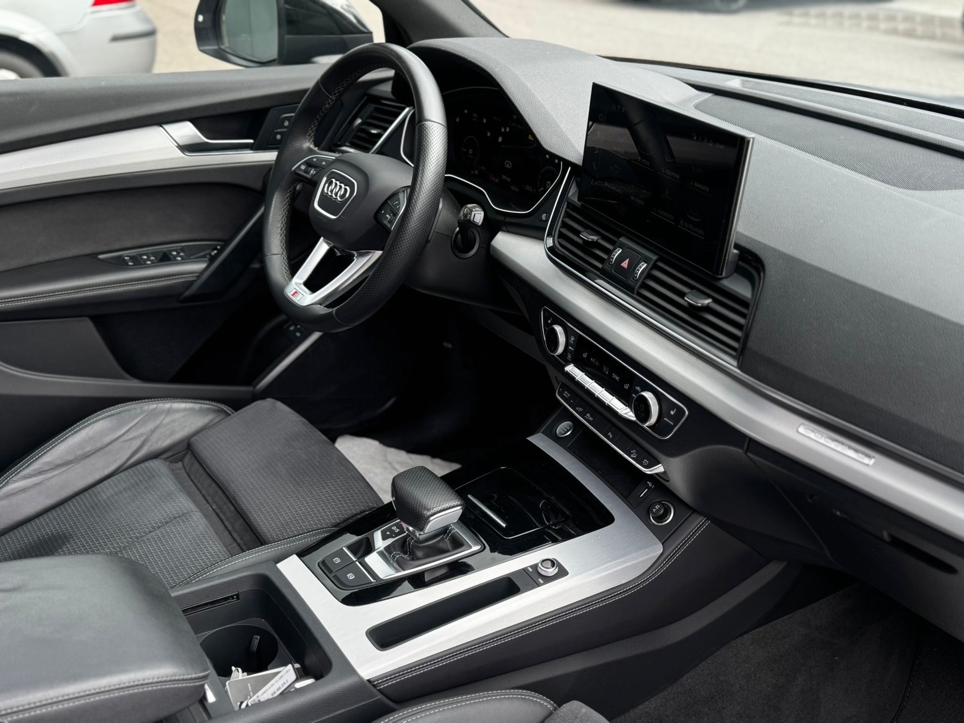 Audi Q5 55 TFSI e S-Line (2023), foto 26