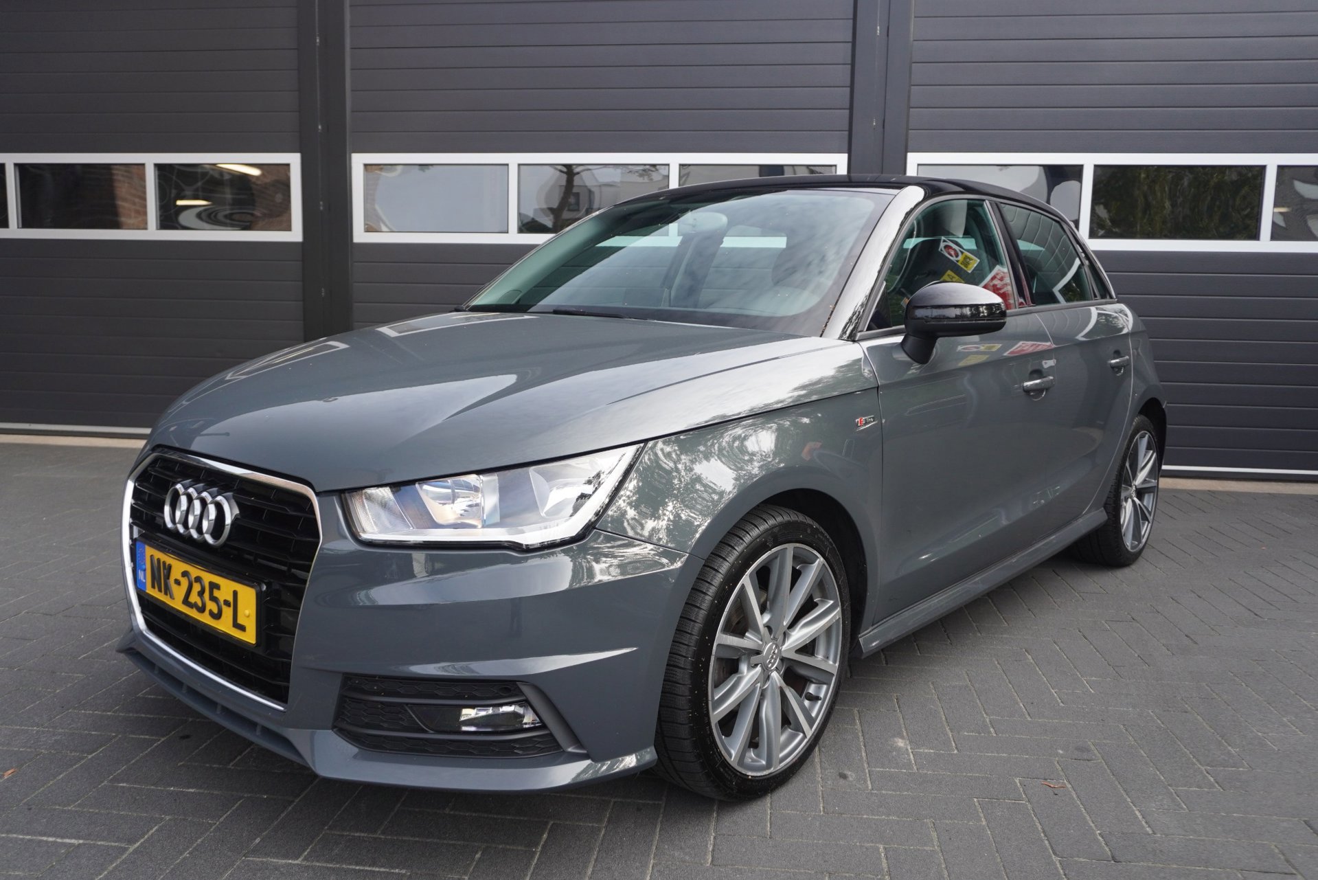 Audi A1 Sportback 1.0 TFSI Adrenalin (2017), foto 1
