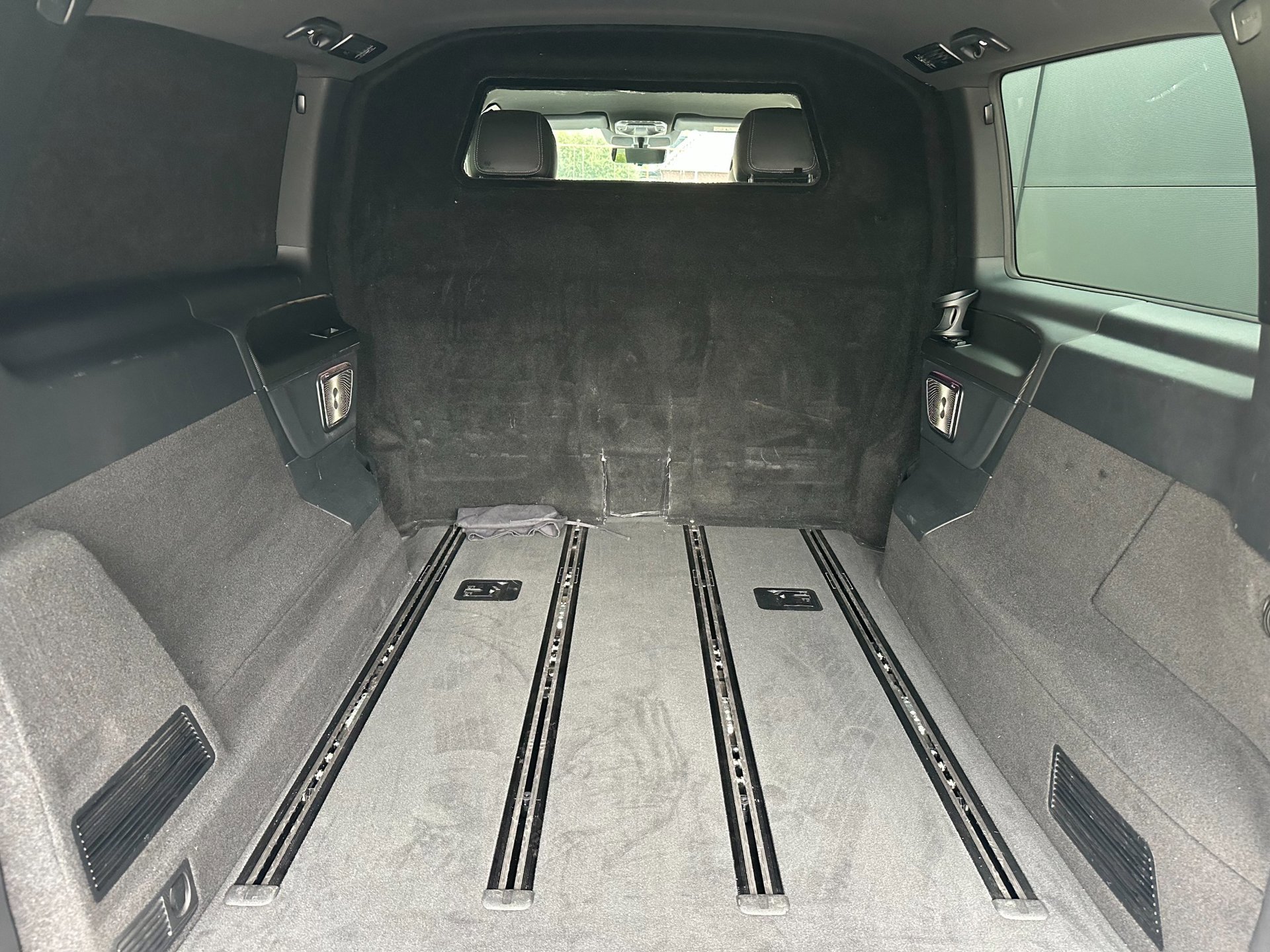 Mercedes-Benz V-klasse 300d 4-MATIC Extra Lang Avantgarde Edition AMG Line (2025), foto 11