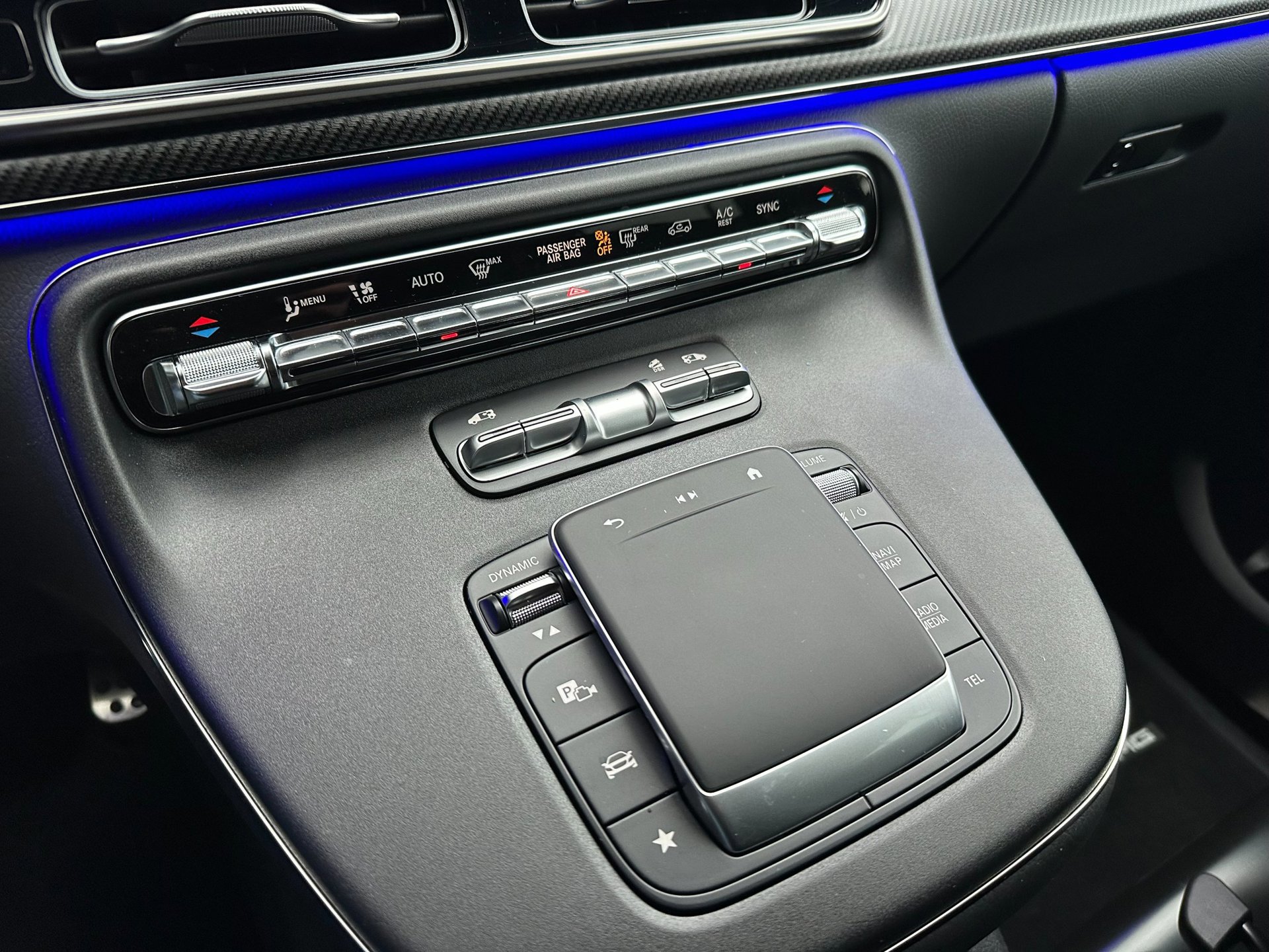 Mercedes-Benz V-klasse 300d 4-MATIC Extra Lang Avantgarde Edition AMG Line (2025), foto 25