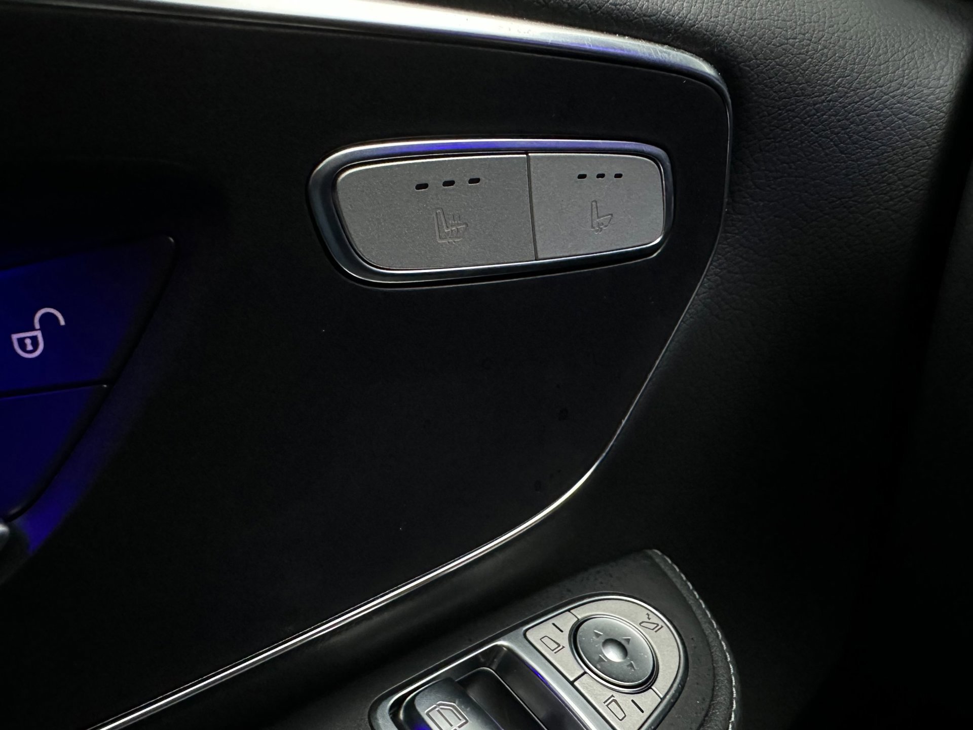 Mercedes-Benz V-klasse 300d 4-MATIC Extra Lang Avantgarde Edition AMG Line (2025), foto 26