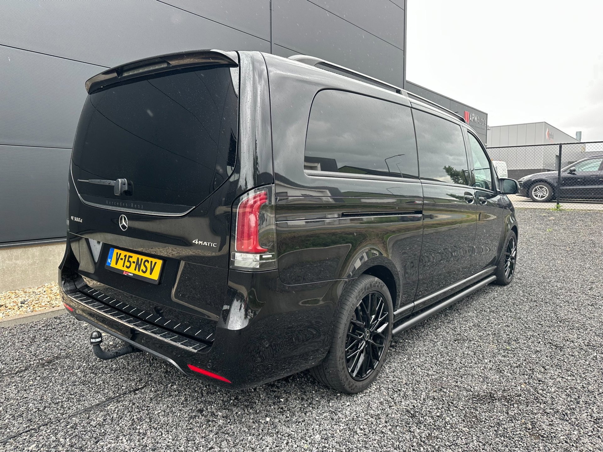 Mercedes-Benz V-klasse 300d 4-MATIC Extra Lang Avantgarde Edition AMG Line (2025), foto 6