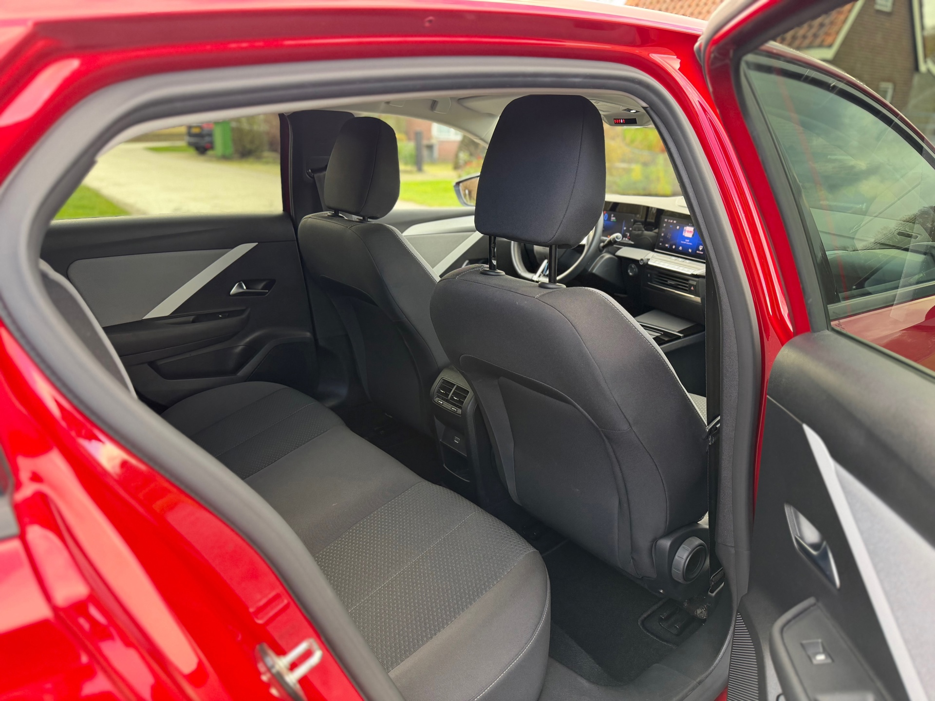 Opel Astra 1.6 Hybrid Edition (2022), foto 13