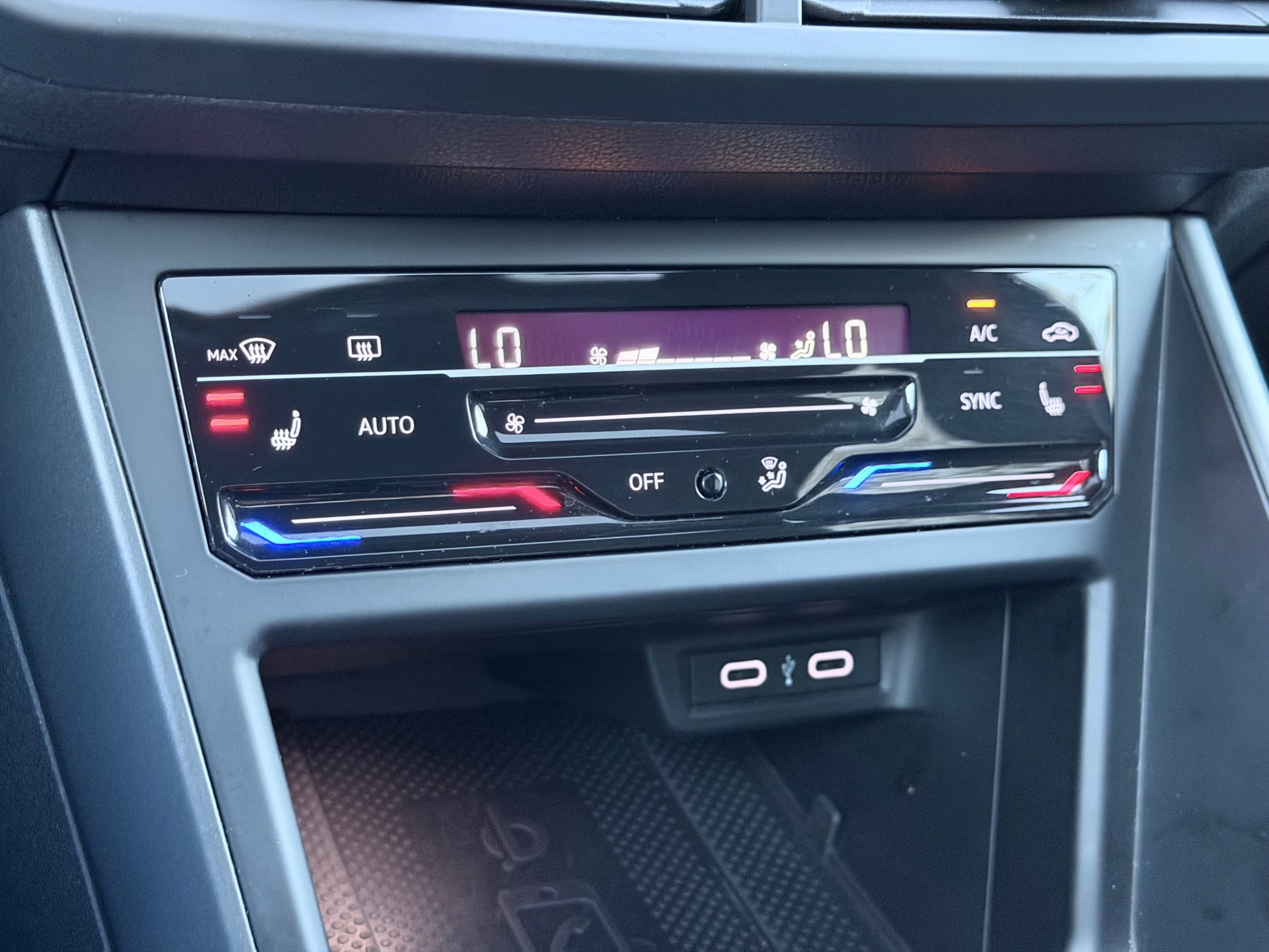 Volkswagen Polo 1.0 TSI R-Line (2022), foto 17