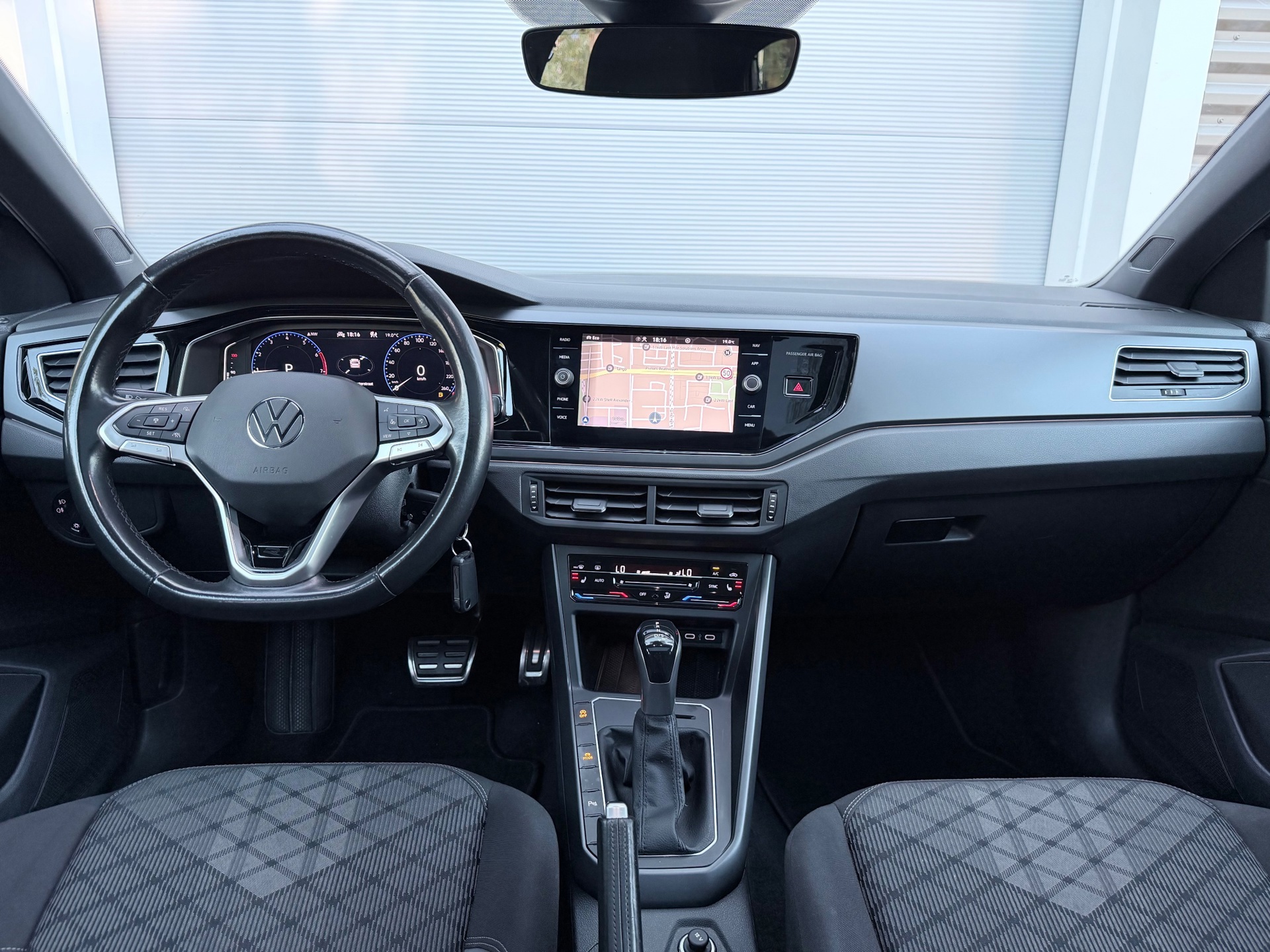 Volkswagen Polo 1.0 TSI R-Line (2022), foto 9