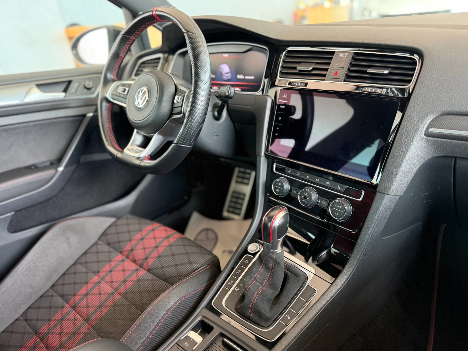 Volkswagen Golf 2.0 TSI GTI TCR 2019 DSG (2019), foto 14
