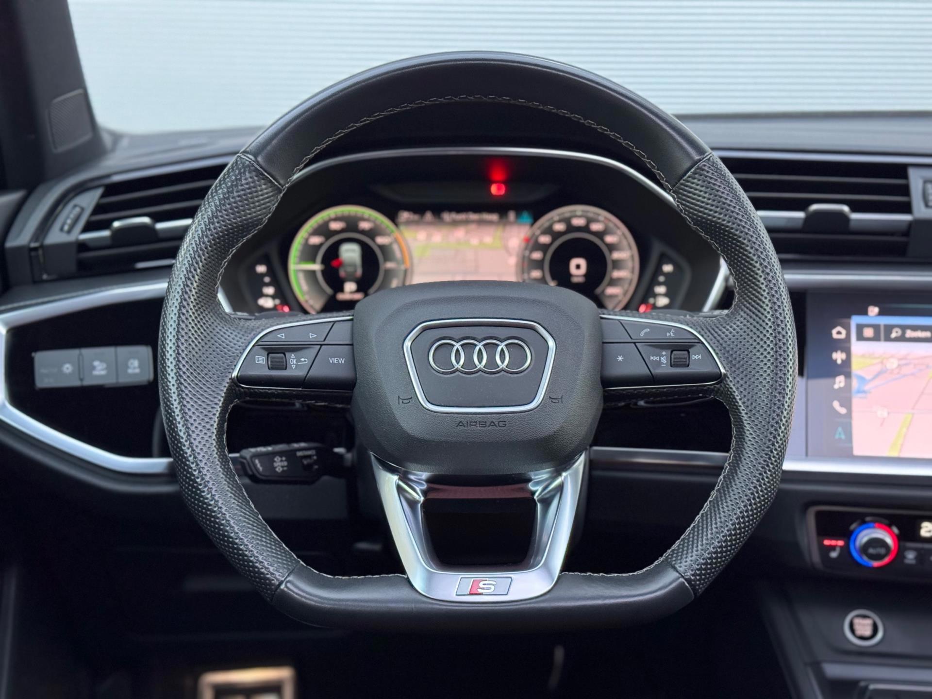 Audi Q3 Sportback 45 TFSI e S Edition (2022), foto 17