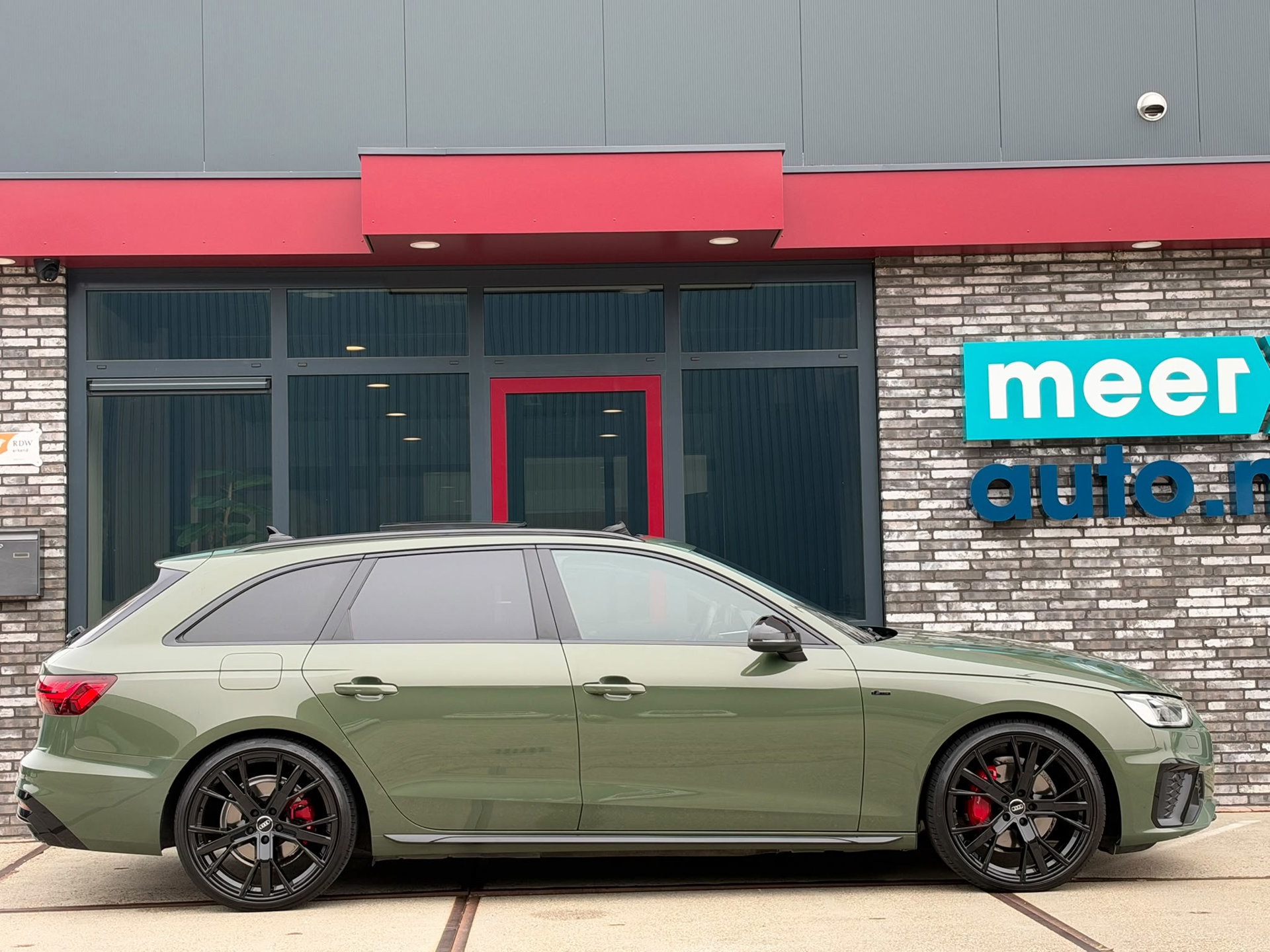 Audi A4 Avant 40 TFSI S-LINE COMPETITION (2023), foto 2