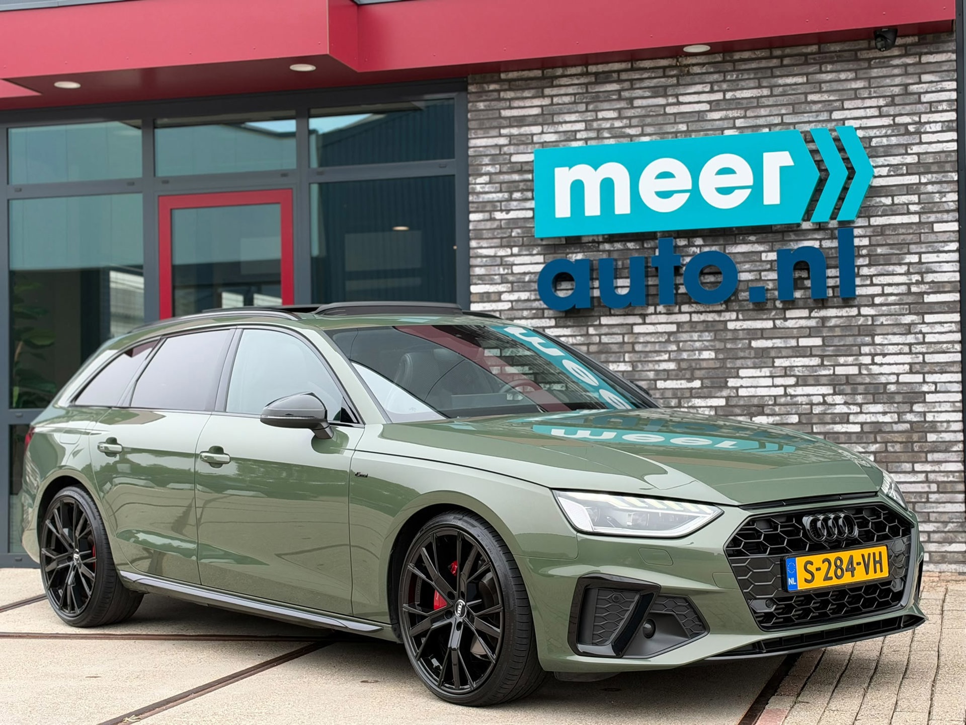 Audi A4 Avant 40 TFSI S-LINE COMPETITION (2023), foto 11