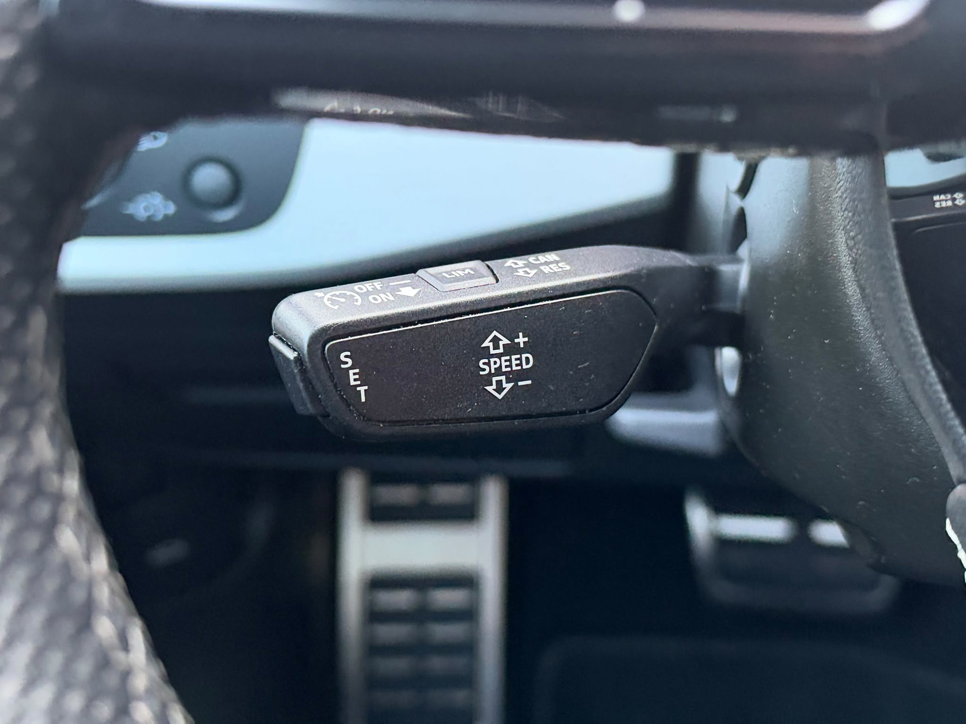 Audi A4 Avant 40 TFSI S-LINE COMPETITION (2023), foto 30