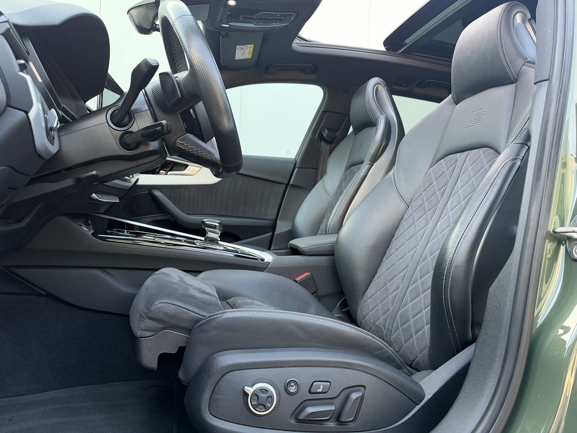 Audi A4 Avant 40 TFSI S-LINE COMPETITION (2023), foto 6