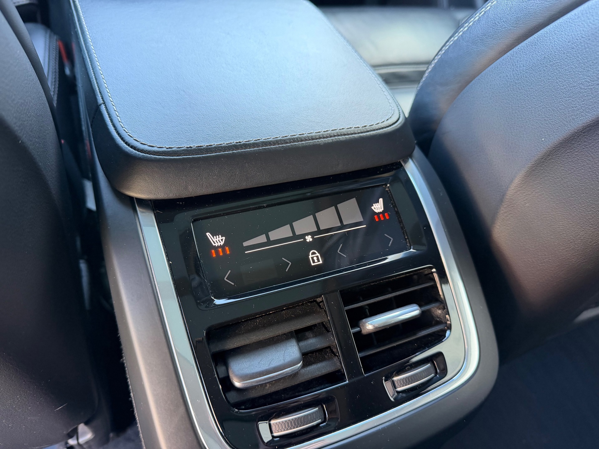 Volvo XC90 2.0 T8 Twin Engine AWD Inscription (2019), foto 17