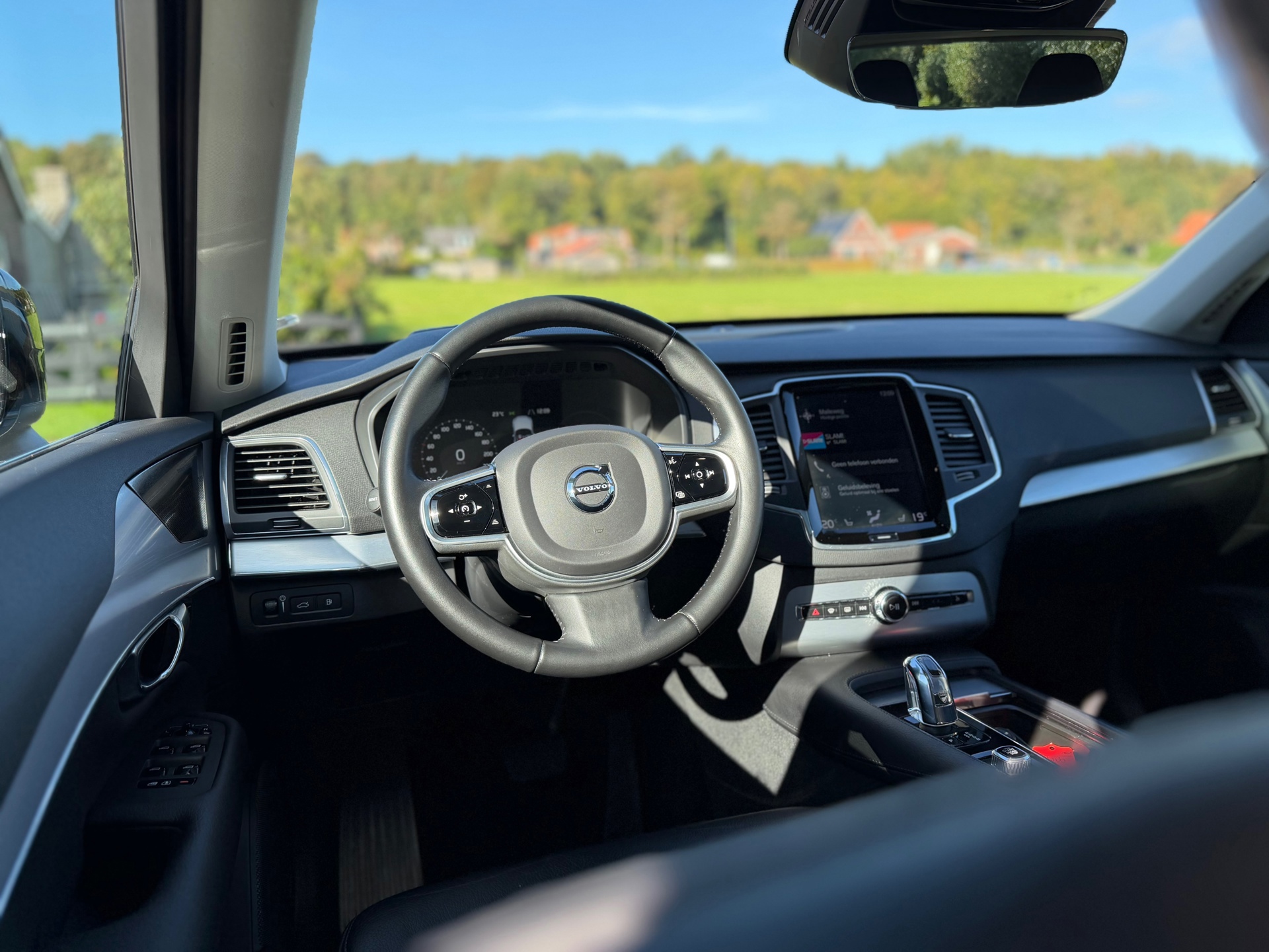 Volvo XC90 2.0 T8 Twin Engine AWD Momentum (2019), foto 2