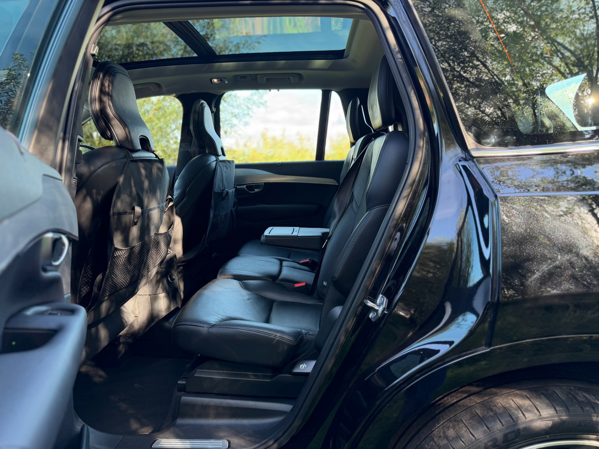 Volvo XC90 2.0 T8 Twin Engine AWD Momentum (2019), foto 4