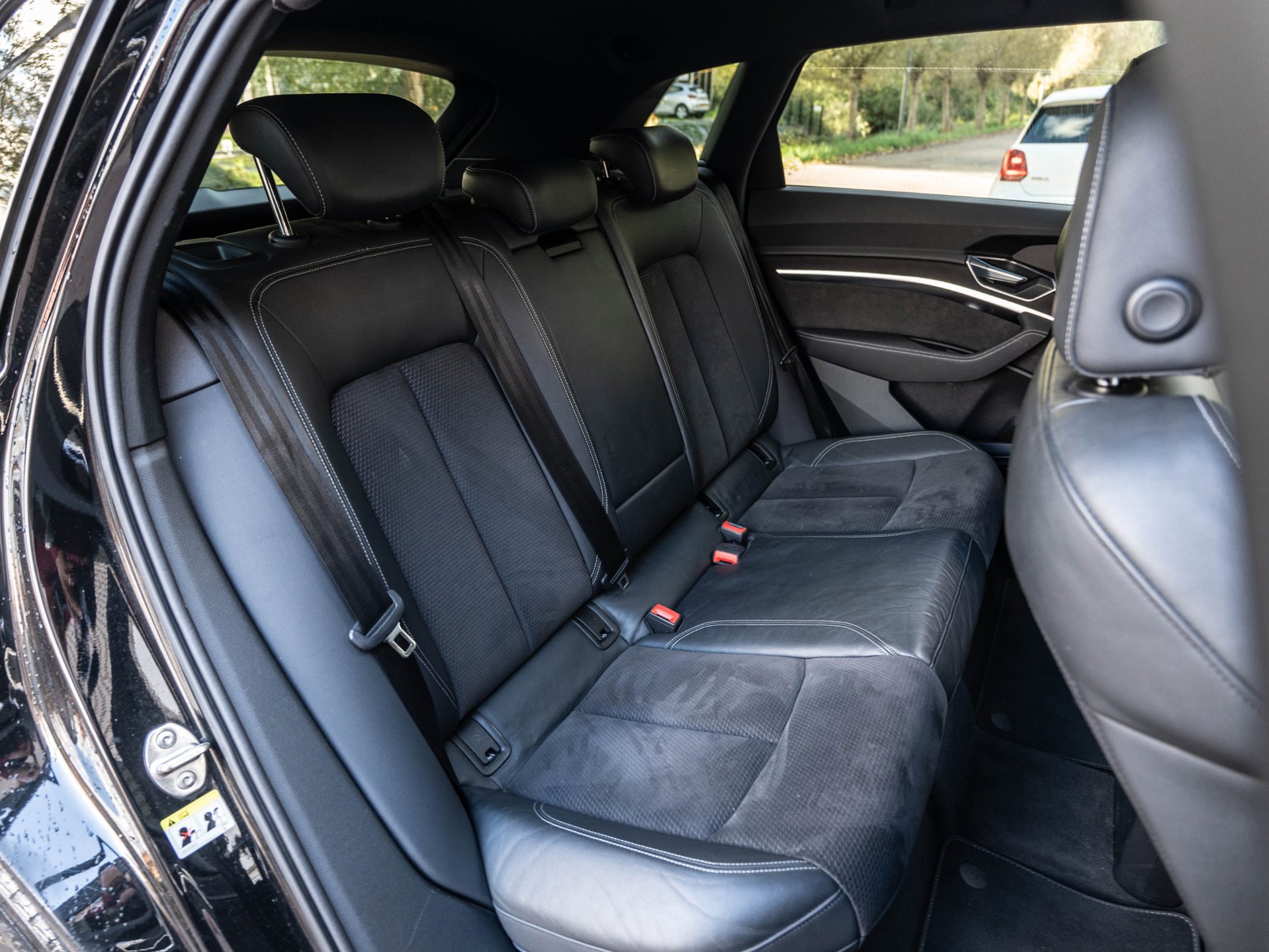 Audi E-tron 50 quattro Launch edition Black 71 kWh (2019), foto 20