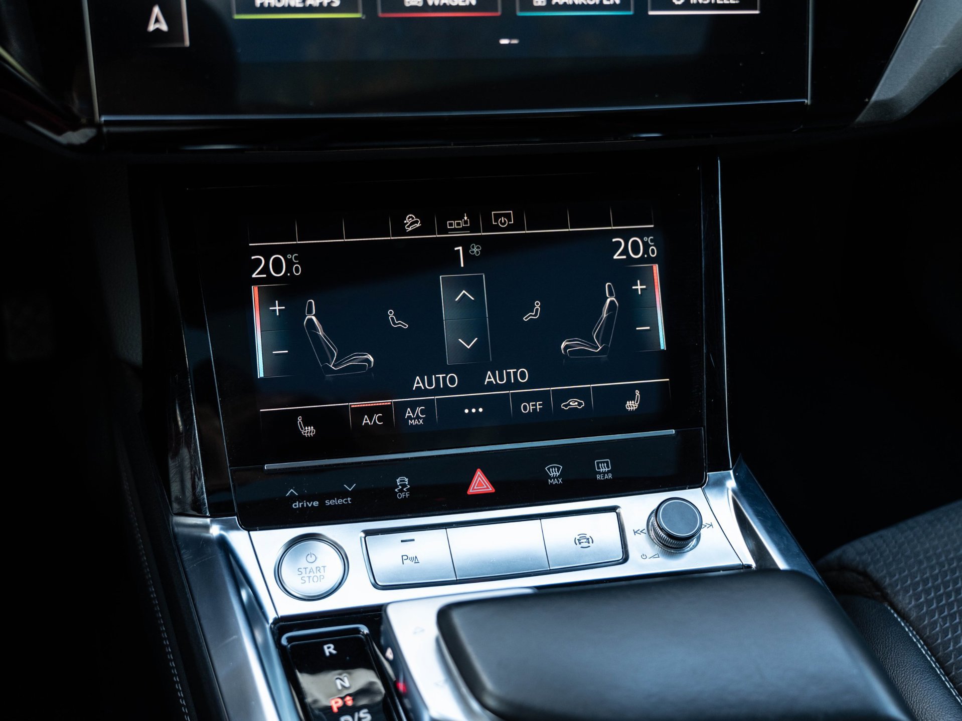 Audi E-tron 50 quattro Launch edition Black 71 kWh (2019), foto 31