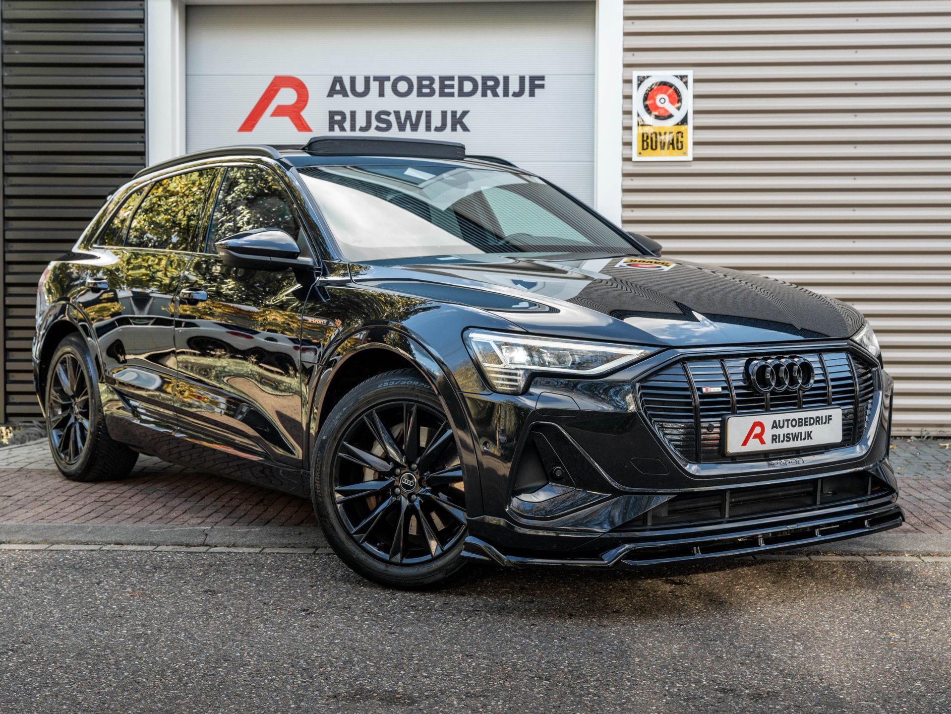 Audi E-tron 50 quattro Launch edition Black 71 kWh (2019), foto 6