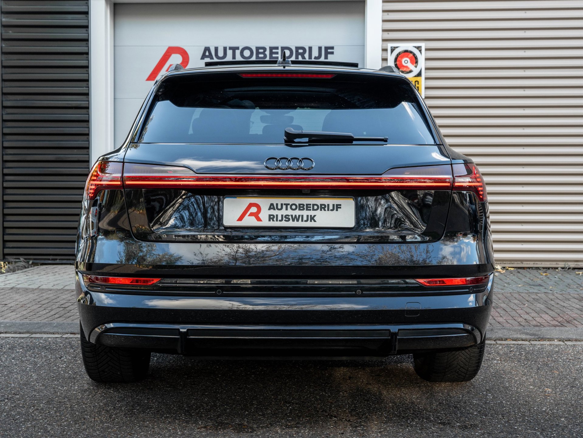 Audi E-tron 50 quattro Launch edition Black 71 kWh (2019), foto 8