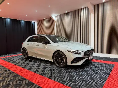 Mercedes-Benz A-klasse A200 Star Edition AMG Line LIMITED 2025 Alphine (2025)
