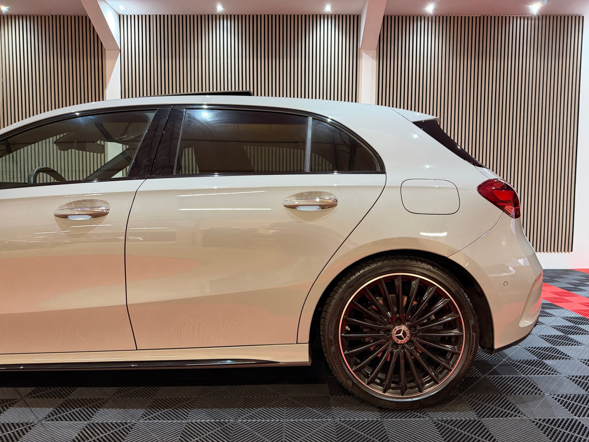 Mercedes-Benz A-klasse A200 Star Edition AMG Line LIMITED 2025 Alphine (2025), foto 12