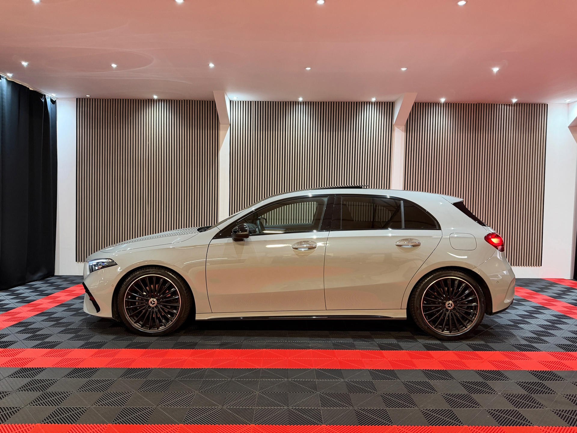 Mercedes-Benz A-klasse A200 Star Edition AMG Line LIMITED 2025 Alphine (2025), foto 15