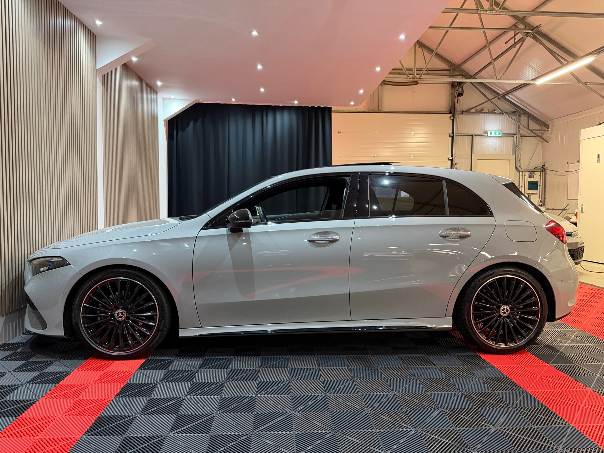 Mercedes-Benz A-klasse A200 Star Edition AMG Line LIMITED 2025 Alphine (2025), foto 17