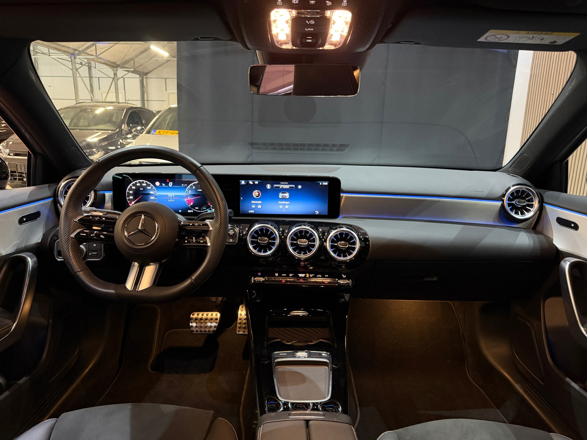 Mercedes-Benz A-klasse A200 Star Edition AMG Line LIMITED 2025 Alphine (2025), foto 24