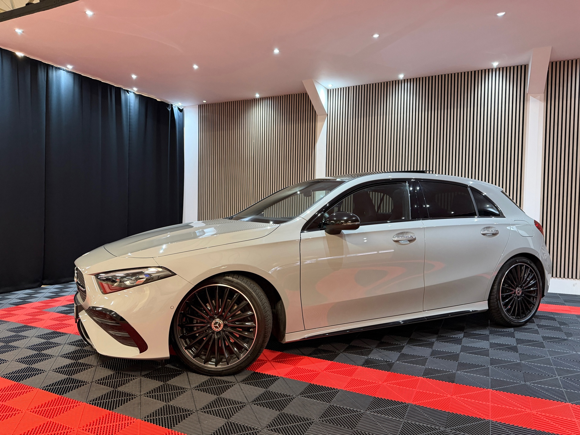 Mercedes-Benz A-klasse A200 Star Edition AMG Line LIMITED 2025 Alphine (2025), foto 9