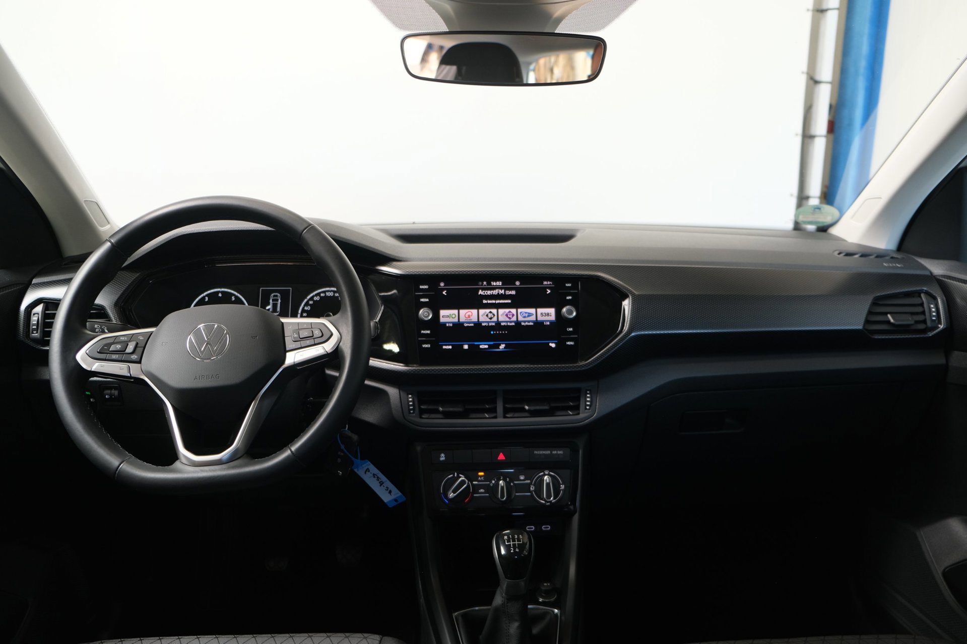 Volkswagen T-Cross 1.0 TSI Life (2022), foto 13