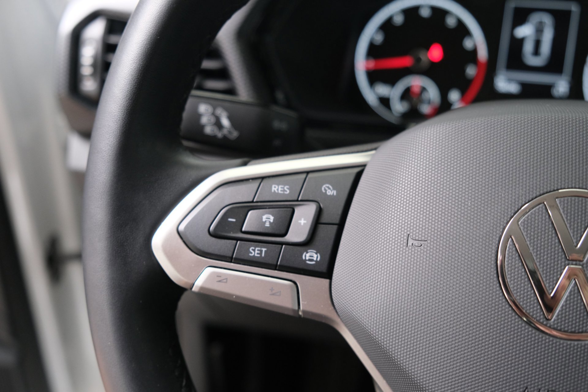 Volkswagen T-Cross 1.0 TSI Life (2022), foto 23