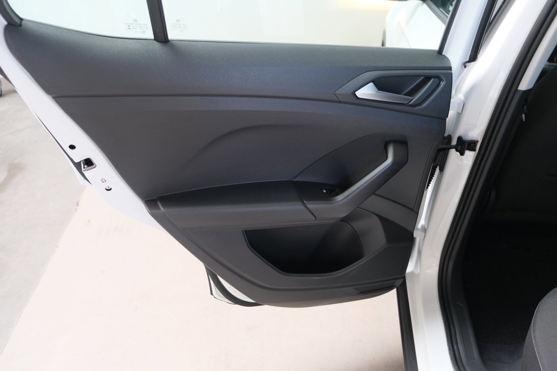 Volkswagen T-Cross 1.0 TSI Life (2022), foto 8