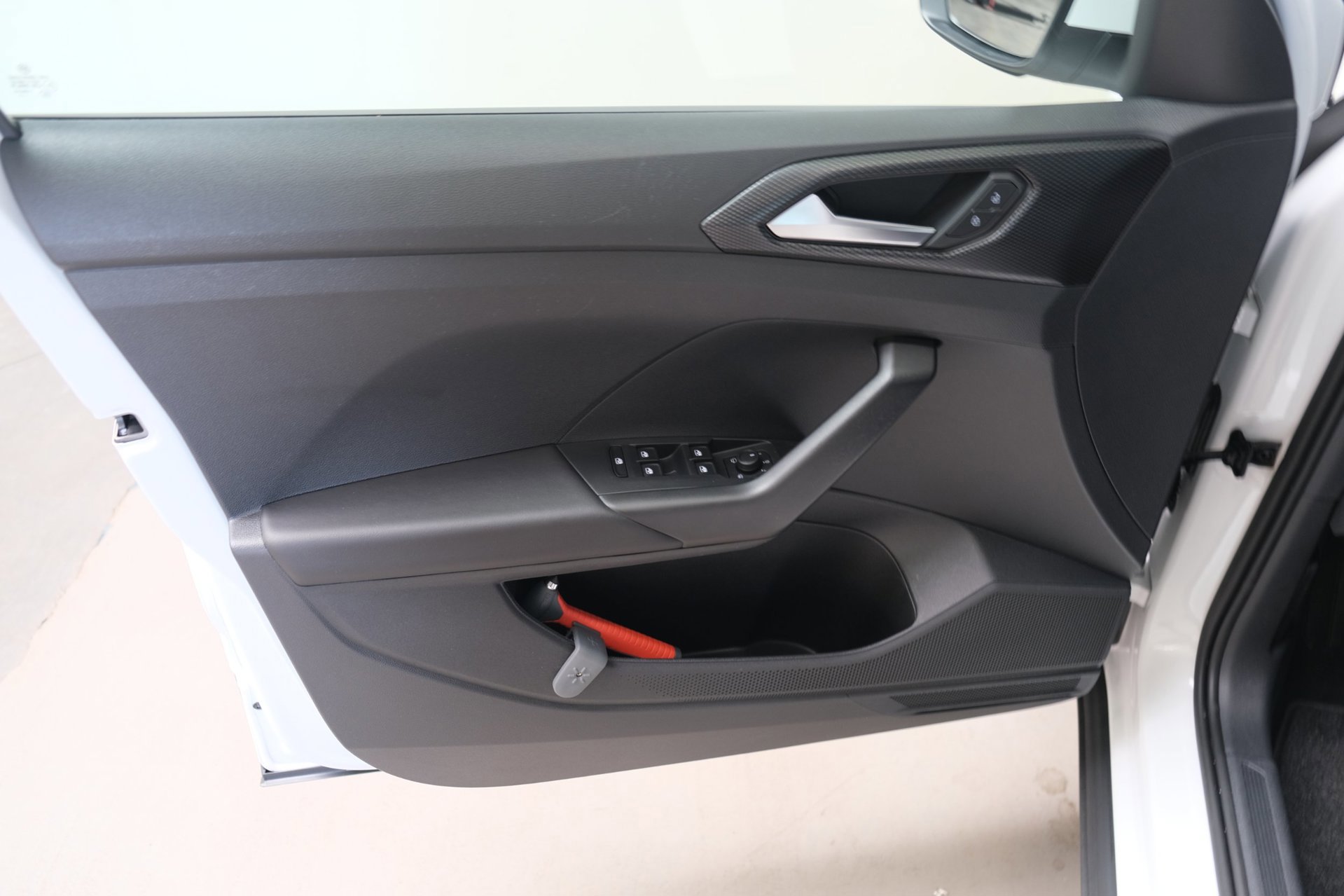 Volkswagen T-Cross 1.0 TSI Life (2022), foto 10