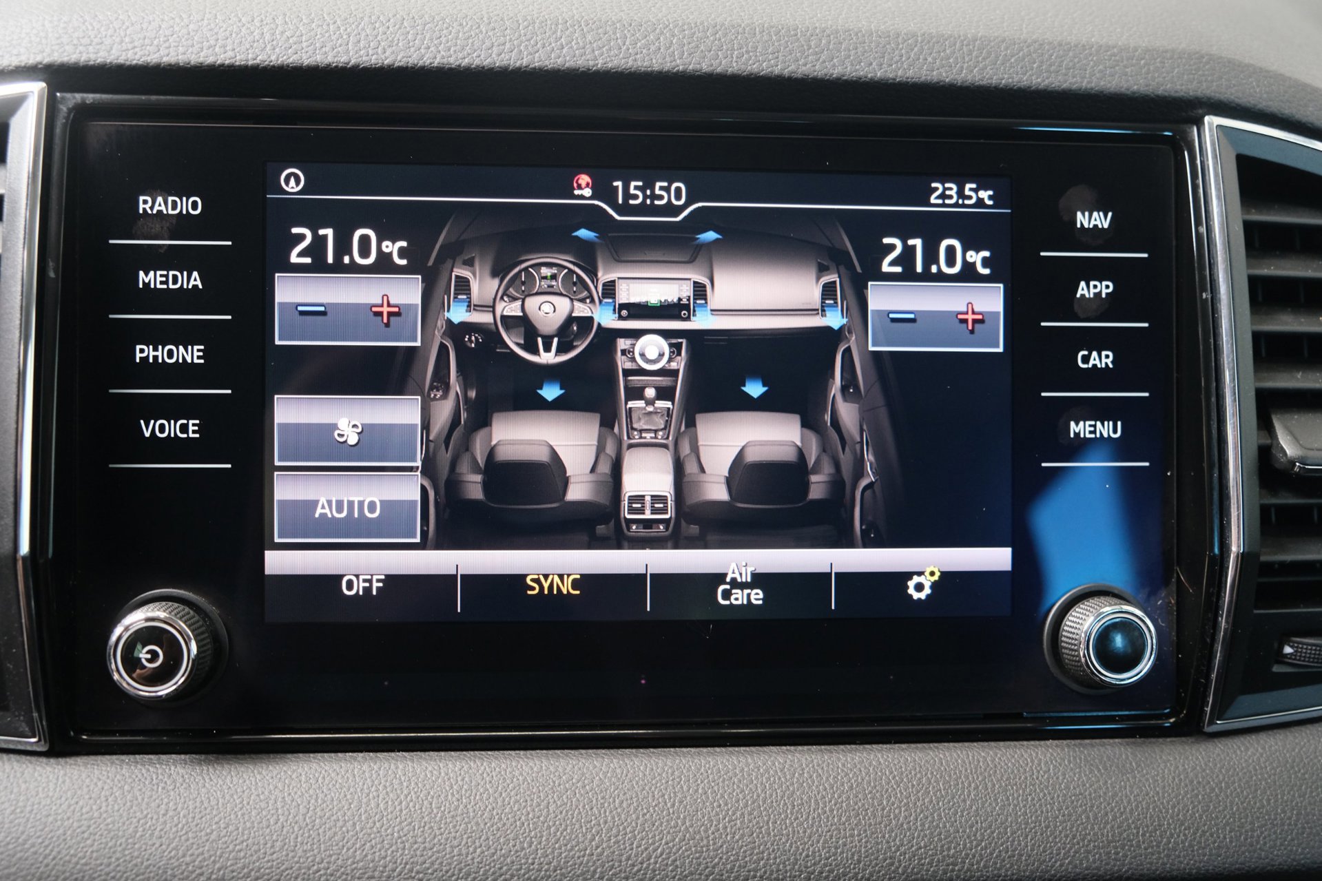 Skoda Karoq 1.0 TSI Style (2020), foto 20