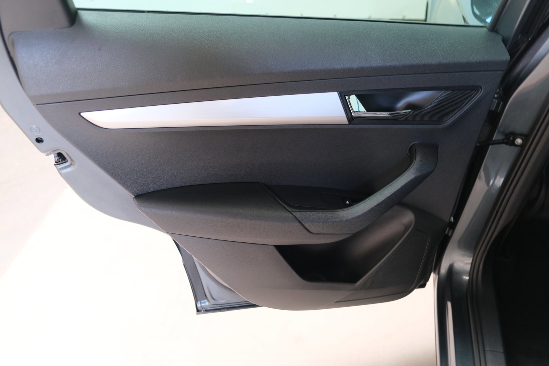 Skoda Karoq 1.0 TSI Style (2020), foto 9