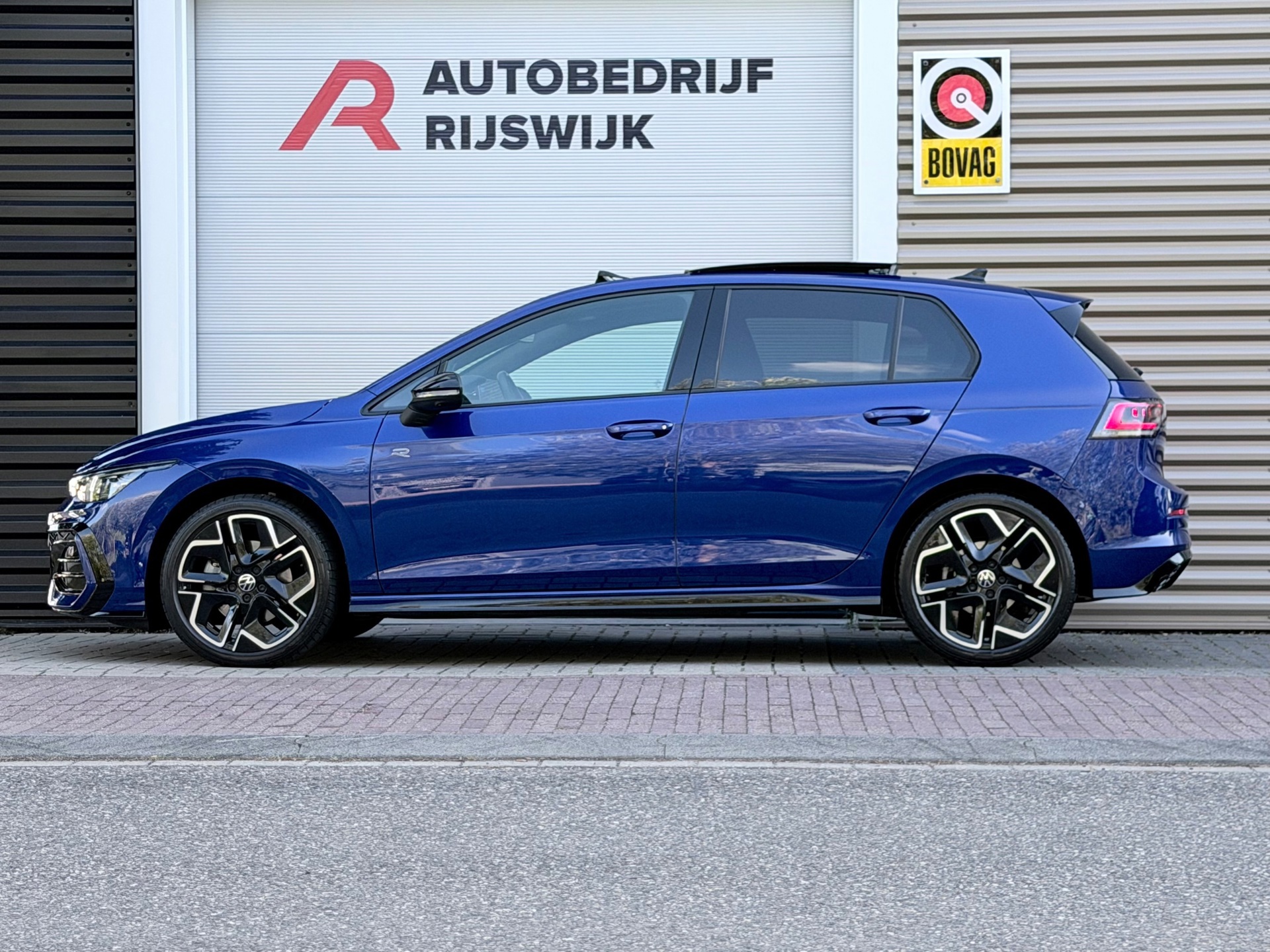 Volkswagen Golf 1.5 eTSI R-Line Edition (2025), foto 2