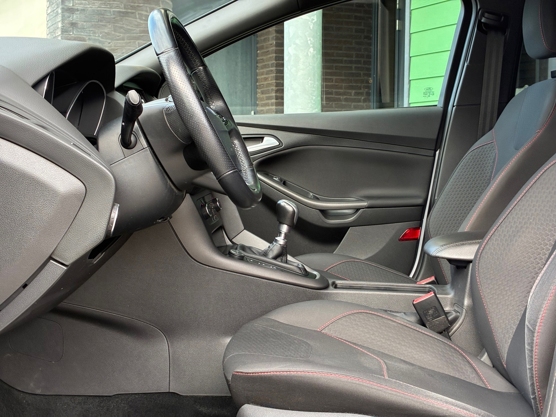 Ford Focus 1.0 ST-Line (2018), foto 12