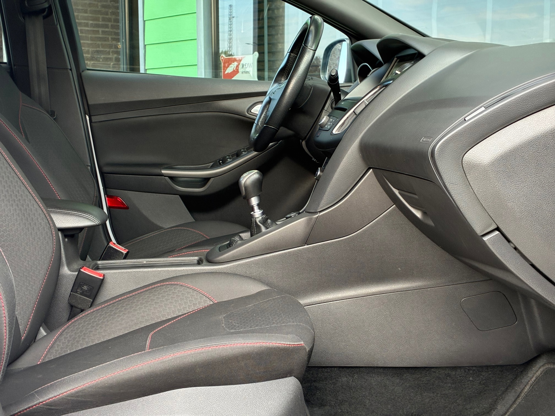 Ford Focus 1.0 ST-Line (2018), foto 14