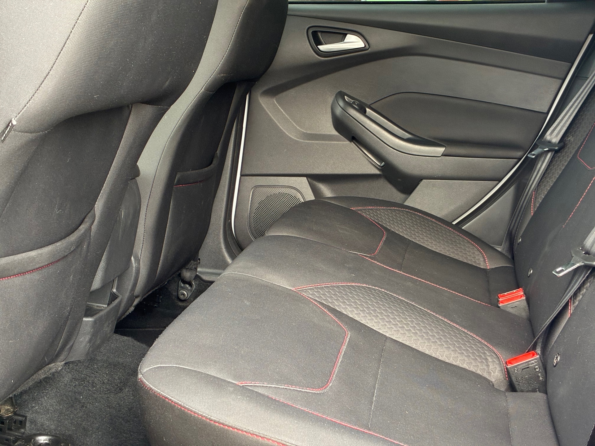 Ford Focus 1.0 ST-Line (2018), foto 15