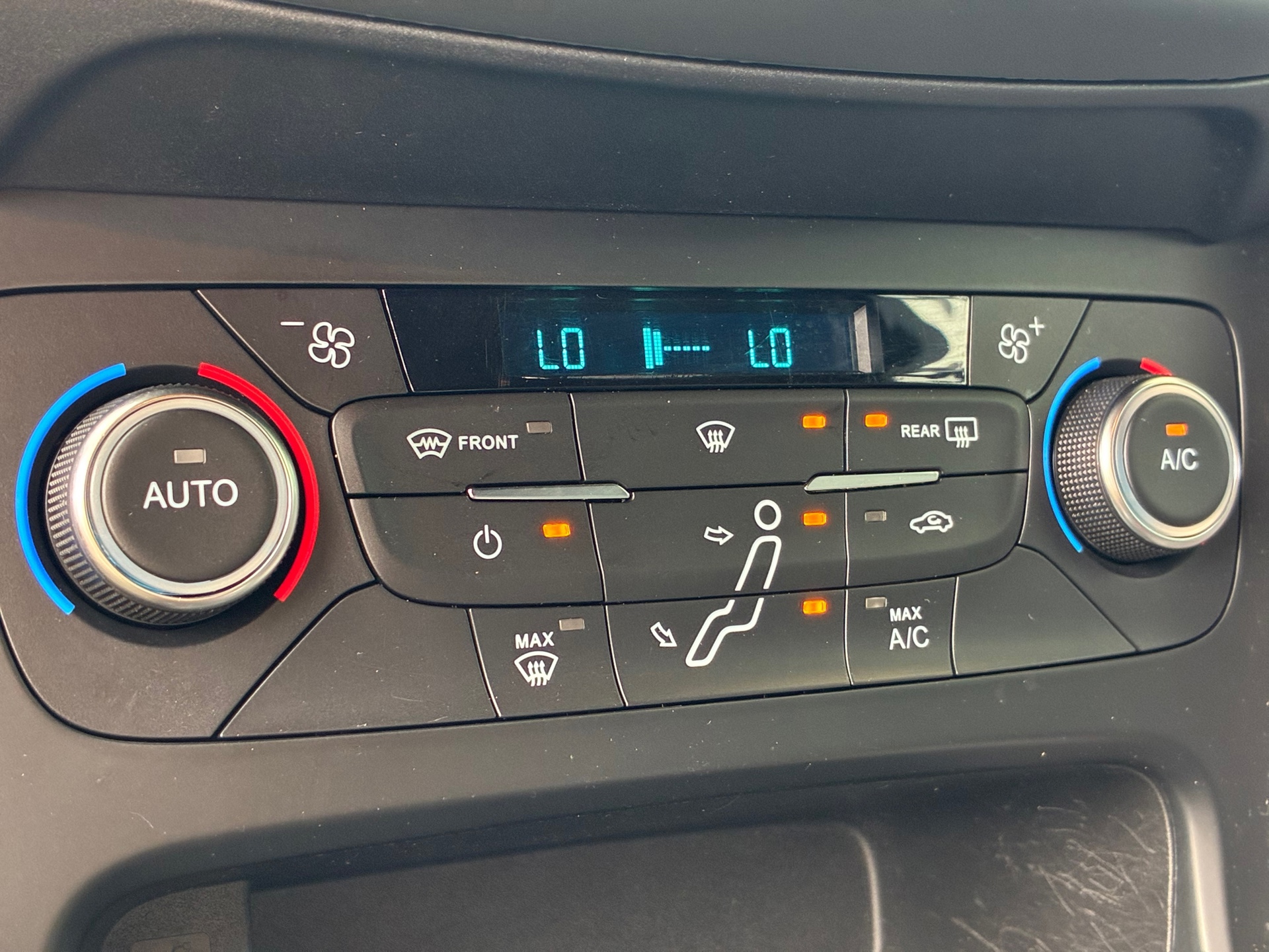 Ford Focus 1.0 ST-Line (2018), foto 18