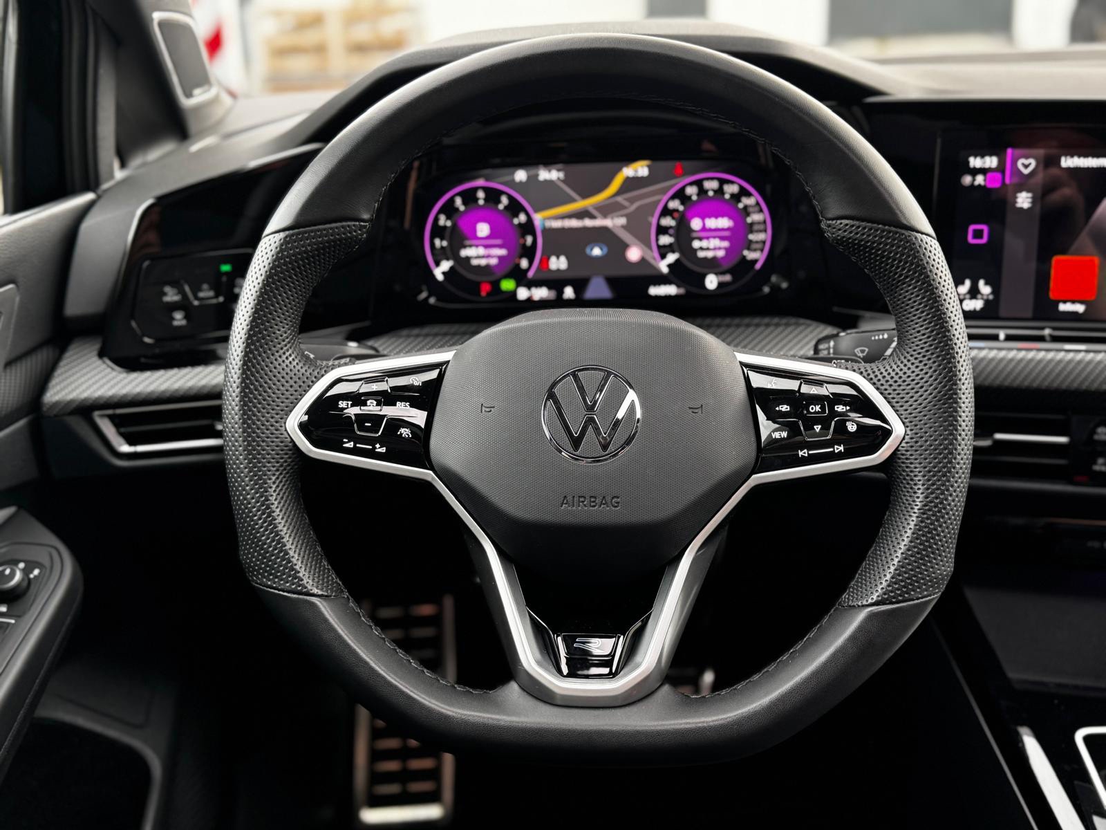 Volkswagen Golf 1.5 eTSI R-Line (2023), foto 12