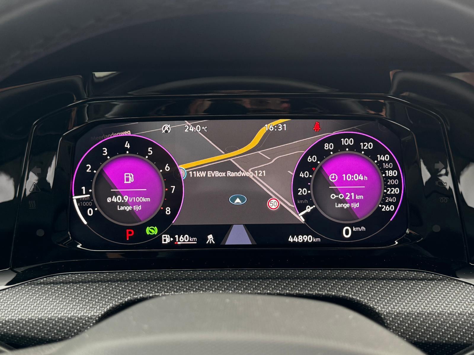 Volkswagen Golf 1.5 eTSI R-Line (2023), foto 15