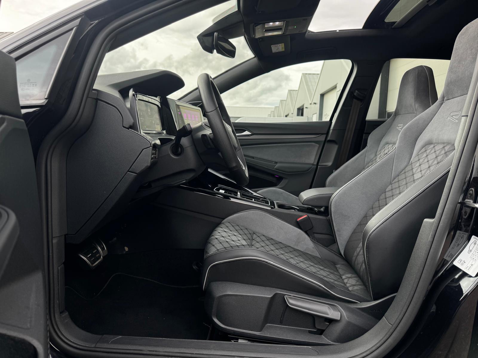 Volkswagen Golf 1.5 eTSI R-Line (2023), foto 9