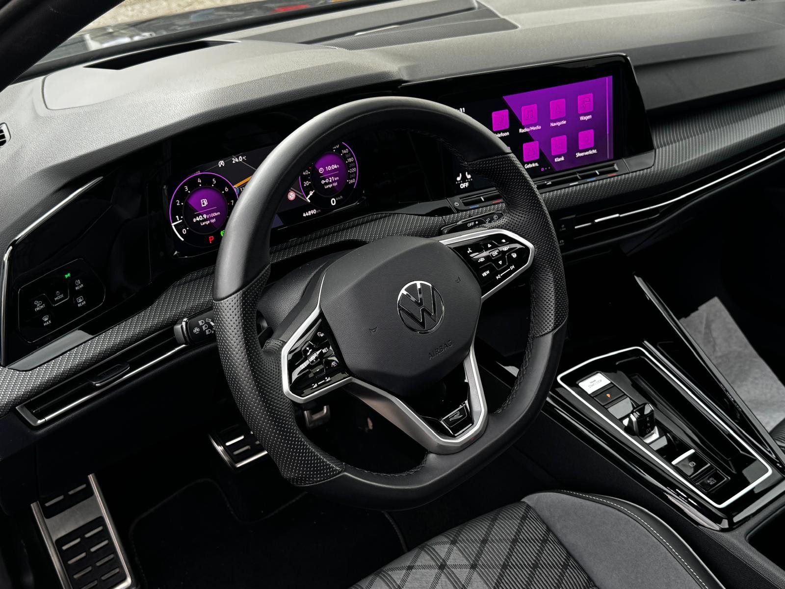 Volkswagen Golf 1.5 eTSI R-Line (2023), foto 10