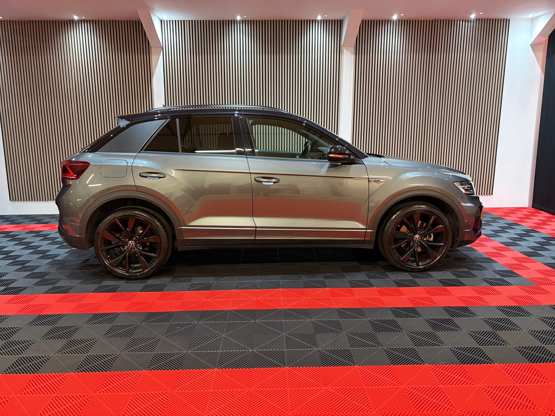 Volkswagen T-Roc 1.5 TSI R-Line Business (2022), foto 7
