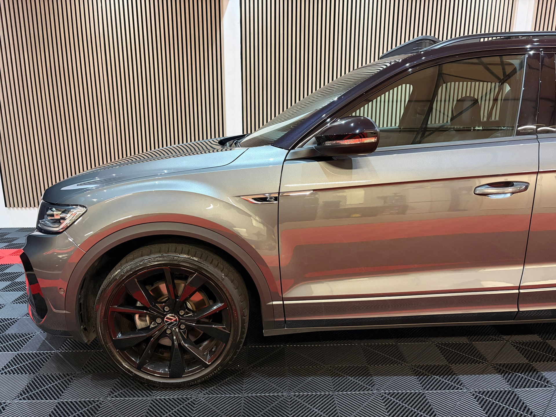 Volkswagen T-Roc 1.5 TSI R-Line Business (2022), foto 10