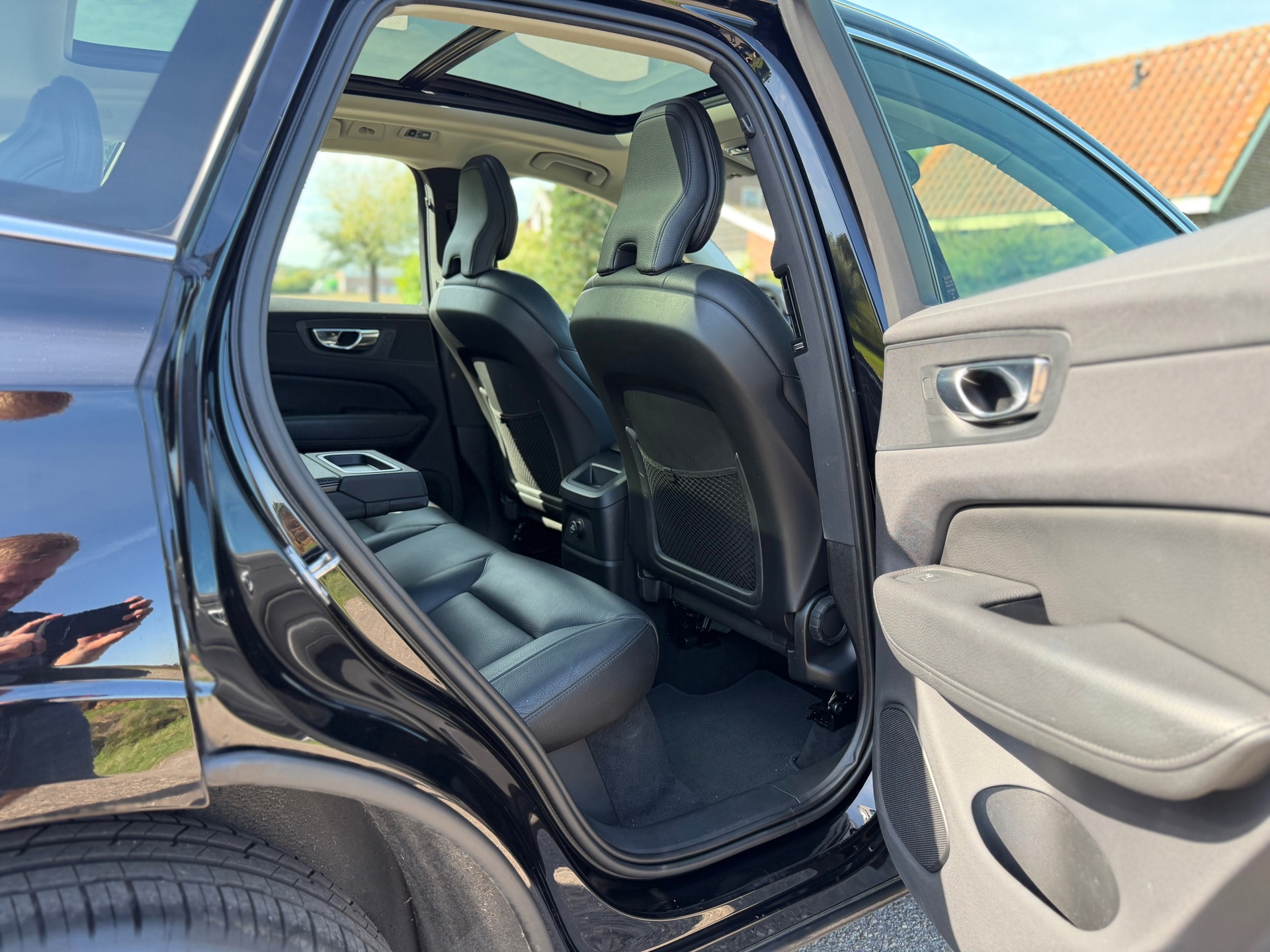Volvo XC60 2.0 T8 Twin Engine AWD Momentum Pro (2020), foto 12