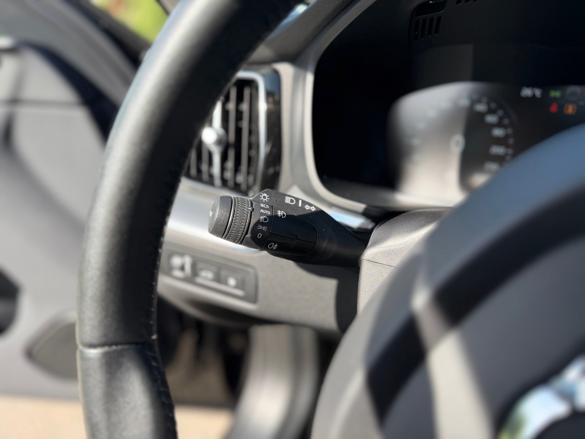 Volvo XC60 2.0 T8 Twin Engine AWD Momentum Pro (2020), foto 20