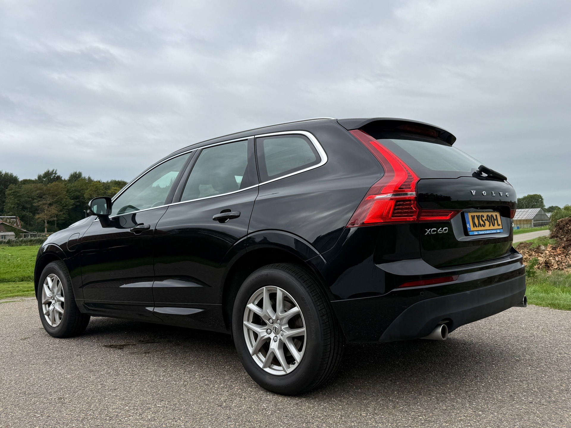Volvo XC60 2.0 T8 Twin Engine AWD Momentum Pro (2020), foto 3